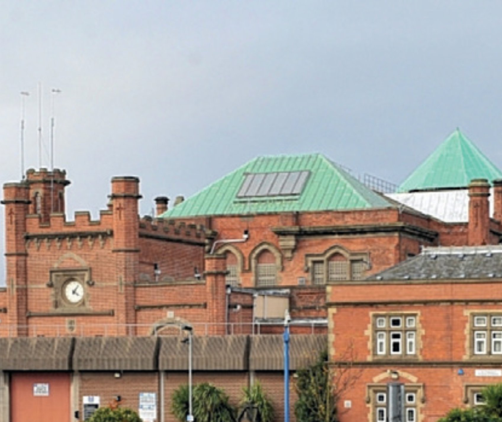 hull prison booking visits online